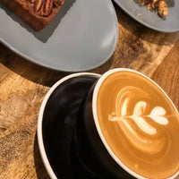 Foto tirada no(a) Medd Café &amp;amp; Roastery por Sultan ♈️ em 2/25/2019