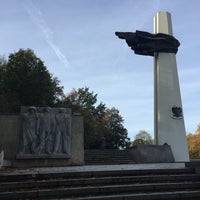 Photo taken at Denkmal des polnischen Soldaten und des deutschen Antifaschisten by Jennifer A. on 10/26/2019