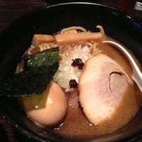 Photo taken at 京鰹節 つけ麺 愛宕 by 粗塩 on 4/11/2013