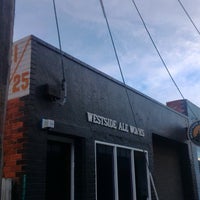 Снимок сделан в Westside Ale Works пользователем Westside Ale Works 5/26/2017