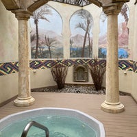 Photo taken at Oasis Hot Tub Gardens by Nick B. on 4/3/2022