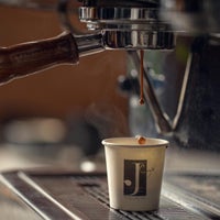 Das Foto wurde bei J Cafe Specialty Coffee von J Cafe Specialty Coffee am 1/1/2019 aufgenommen