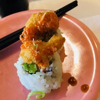 Photo taken at Zensen Sushi Express 爭鮮回転寿司 by Ryan D. on 9/9/2018