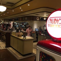 Photo taken at Ruby&#39;s Diner by Emmanuel H. on 11/7/2015