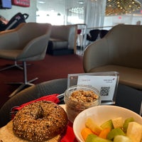 Photo taken at Virgin Atlantic Clubhouse by Hao C. on 6/17/2023
