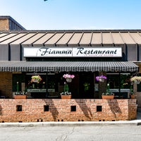รูปภาพถ่ายที่ Fiamma Restaurant โดย Fiamma Restaurant เมื่อ 6/1/2017