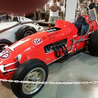 รูปภาพถ่ายที่ National Sprint Car Hall of Fame &amp;amp; Museum โดย Jamie เมื่อ 8/8/2013