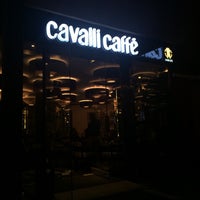 Photo prise au Cavalli Caffè Beirut par Akın le4/13/2015