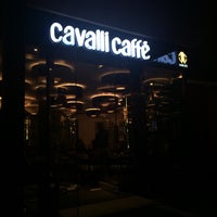 Снимок сделан в Cavalli Caffè Beirut пользователем Akın 4/13/2015