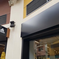 resistencia Viento conocido Adidas Outlet Store - Tienda de artículos deportivos