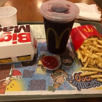 Photo taken at McDonald&amp;#39;s by Renan L. on 12/16/2018