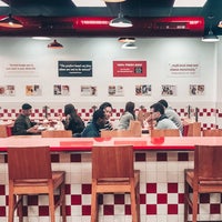 Photo taken at Five Guys by マジッド on 2/9/2020