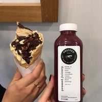 Photo taken at Pressed Juicery by Dayee on 3/14/2019