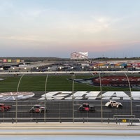 Foto tirada no(a) Charlotte Motor Speedway por Dayee em 6/14/2022