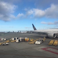 Photo taken at San Francisco International Airport (SFO) by Dayee on 12/30/2018