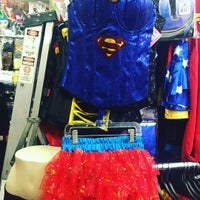 Foto tomada en Shelly&amp;#39;s Dance and Costume  por Shelly&amp;#39;s Dance &amp;amp; Costume S. el 10/21/2015