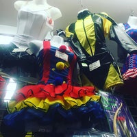 Photo prise au Shelly&amp;#39;s Dance and Costume par Shelly&amp;#39;s Dance &amp;amp; Costume S. le10/26/2015