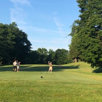 Foto scattata a The Lyman Orchards Golf Club da Chris C. il 6/15/2019