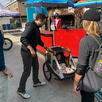 Photo taken at Venice Bike and Skate by Peter E. on 3/3/2019