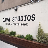 รูปภาพถ่ายที่ Java Studios โดย Okayu เมื่อ 8/18/2018