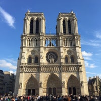 Photo taken at Basilique Notre-Dame-des-Victoires by Jimmy on 10/16/2016