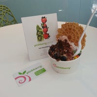 Photo taken at Pinkberry by Aimee I. on 4/24/2013