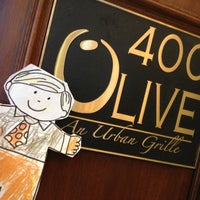 4/24/2013 tarihinde Mooney M.ziyaretçi tarafından 400 Olive - An Urban Grille'de çekilen fotoğraf