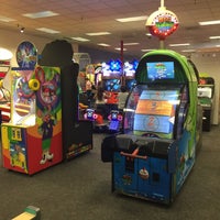 Photo taken at Chuck E. Cheese by Dennis C. on 10/21/2016
