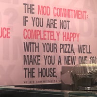 Foto diambil di Mod Pizza oleh Dennis C. pada 9/25/2023