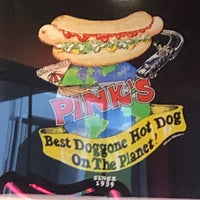 Foto diambil di Pink&amp;#39;s Hot Dogs oleh Dennis C. pada 11/1/2021