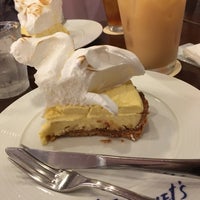 Photo taken at Cafe Fouquet&amp;#39;s by 座敷 わ. on 10/27/2018