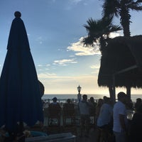 Das Foto wurde bei WaveHouse Beach Club von Ali am 7/10/2017 aufgenommen