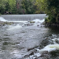 Photo taken at The Roundhouse at Beacon Falls by Bon on 10/4/2021