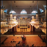 รูปภาพถ่ายที่ Grand Hall of St Petersburg Philharmonia โดย Сергей О. เมื่อ 5/9/2013