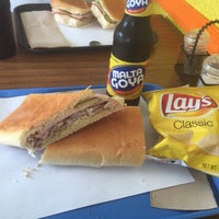 7/2/2015에 Raúl M.님이 Caliente Cuban Sandwich에서 찍은 사진