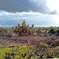 Photo taken at Tomorrowland by Fhjv C. on 7/29/2015