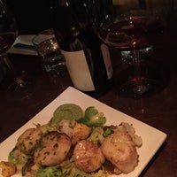 11/28/2015にFhjv C.がFirst Crush Restaurant &amp;amp; Wine Barで撮った写真