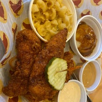 Photo taken at Joella&amp;#39;s Hot Chicken- Middletown by Ryan A. on 8/20/2022