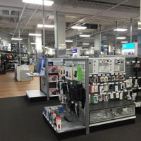 Photo taken at Best Buy by Ahmed B. on 11/10/2015
