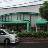 Photo taken at ラッキー 忍ヶ丘店 by Hiroshi T. on 9/6/2015