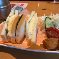Photo taken at Komeda&amp;#39;s Coffee by ∬ ✣. on 8/9/2023