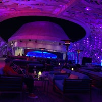 รูปภาพถ่ายที่ Skylite Lounge Bar โดย Sultan เมื่อ 2/9/2019