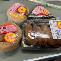Photo taken at Lawson Store 100 by チャーター on 9/7/2020