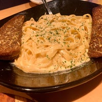 Photo taken at Outback Steakhouse by Omar P. on 11/16/2019