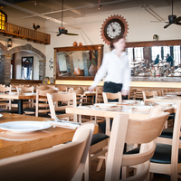 5/13/2015 tarihinde Greek Taverna - Montclairziyaretçi tarafından Greek Taverna - Montclair'de çekilen fotoğraf