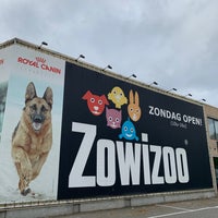 Photo taken at Zowizoo by Arturo on 10/12/2019