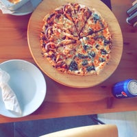 Foto scattata a Pizza Yaso بيتزا ياسو da Y &amp;. il 9/26/2017