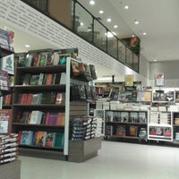 Foto tirada no(a) Saraiva MegaStore por Joh T. em 7/11/2013