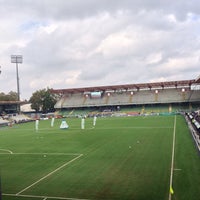 รูปภาพถ่ายที่ Orogel Stadium Dino Manuzzi โดย Antonino G. เมื่อ 10/2/2016