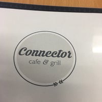 รูปภาพถ่ายที่ Connector Cafe &amp;amp; Grill โดย Dan C. เมื่อ 9/19/2017
